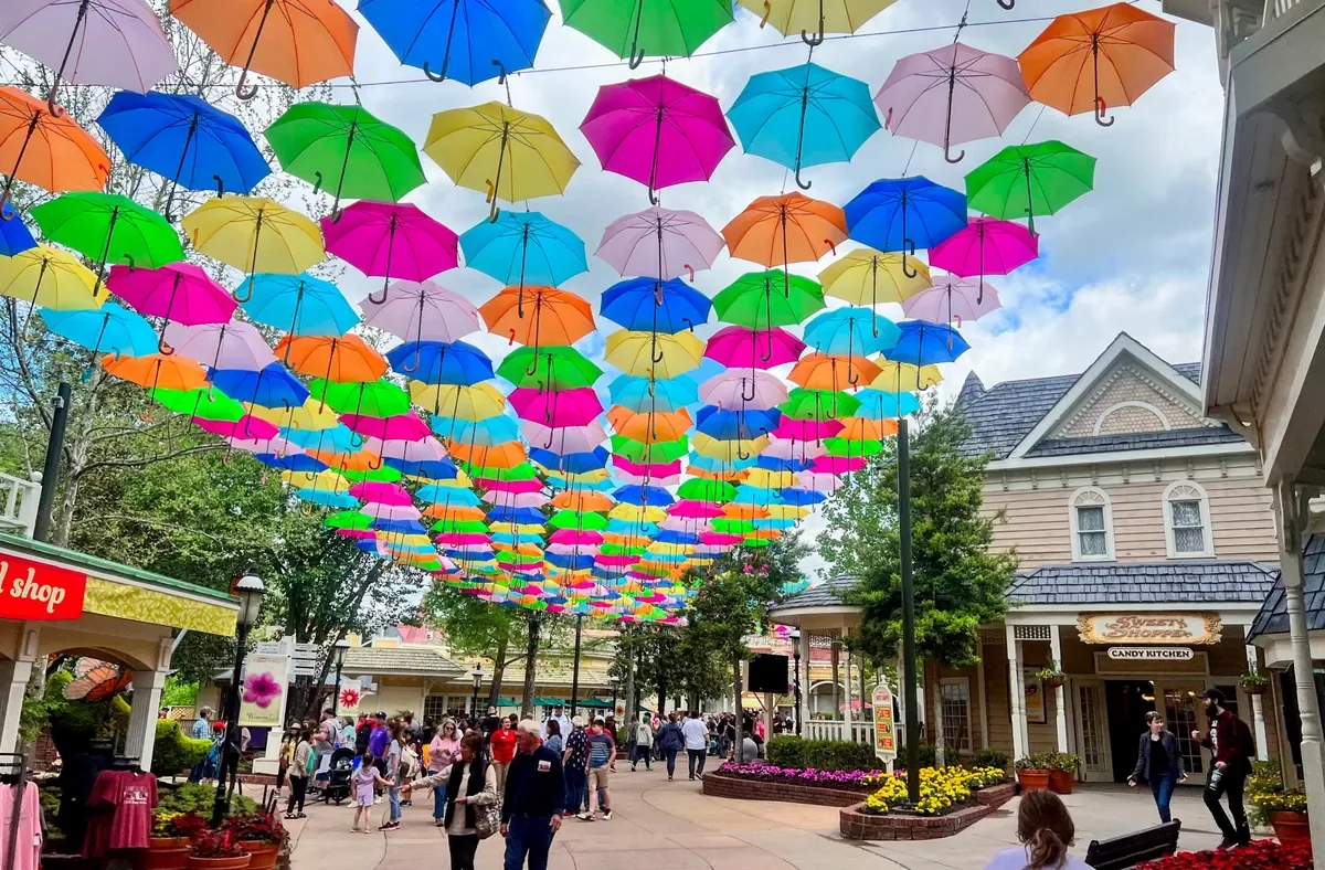 dollywood in spring