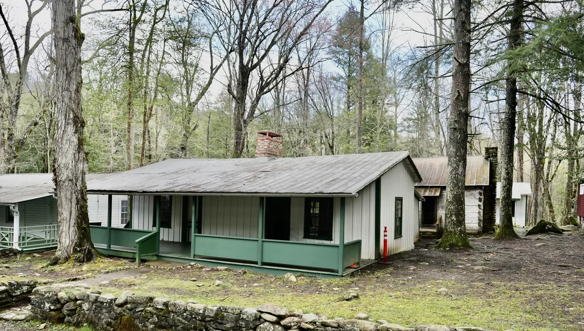 a house in the woods Daisy Town at Elkmont