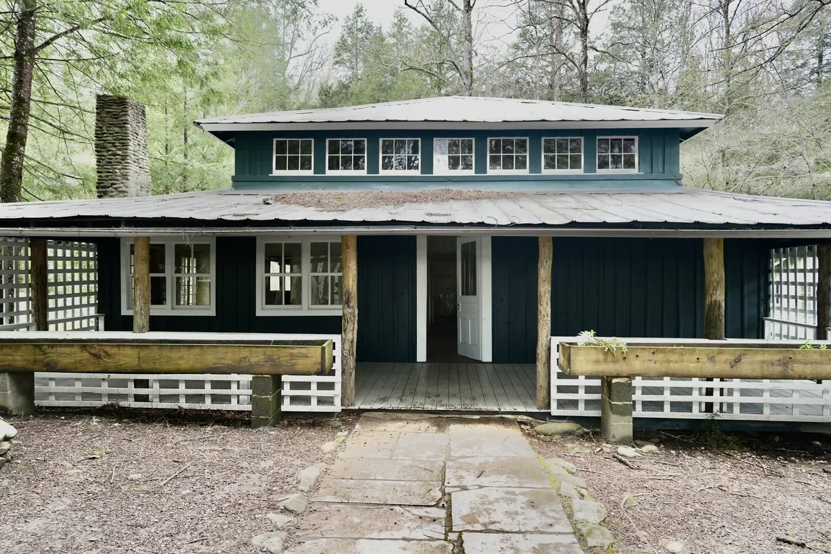renovated cabin Daisy Town at Elkmont