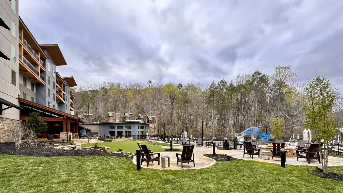 patio area behind embassy suites in gatlinburg