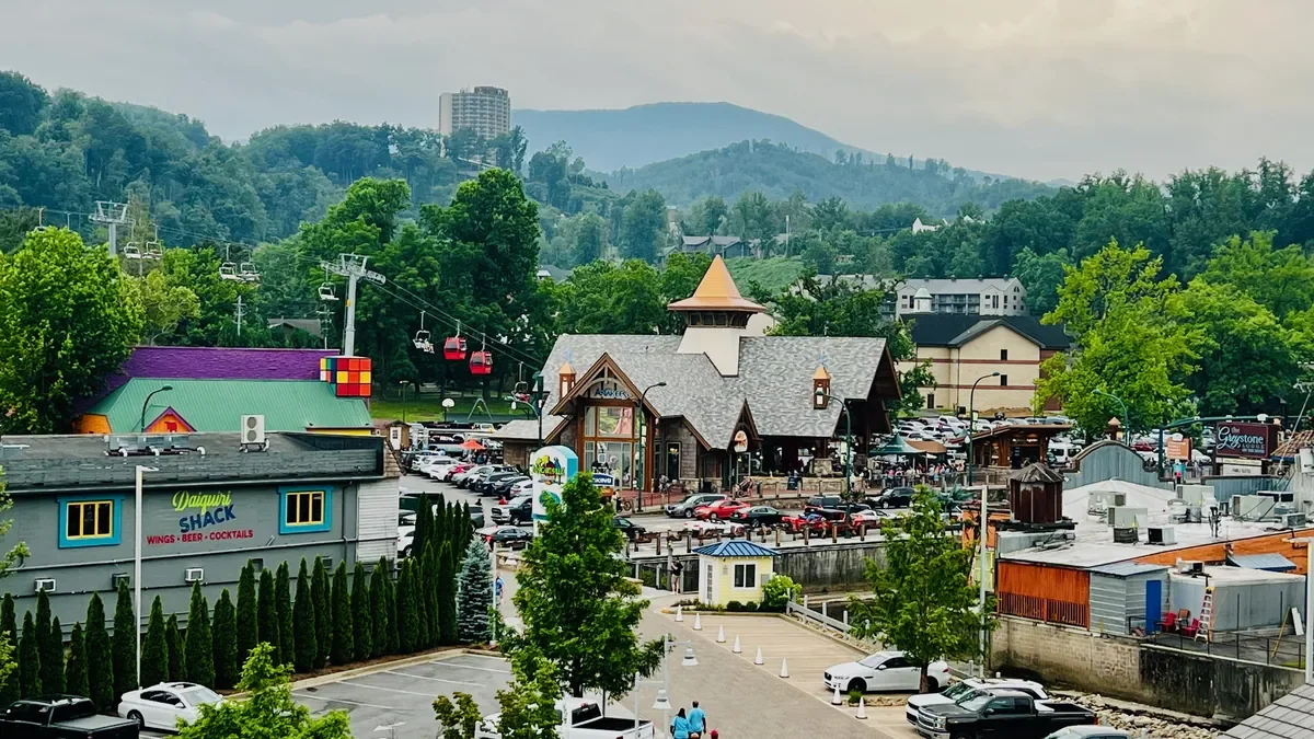 Gatlinburg On A Budget: 11 Free Cheap Things To Do