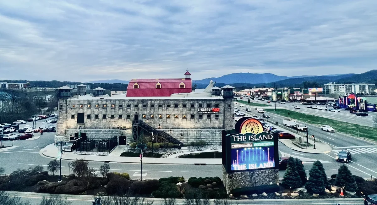Gatlinburg Vs Pigeon Forge: Picking A Vacation Destination 4 pigeon forge at the island. view of down the parkway