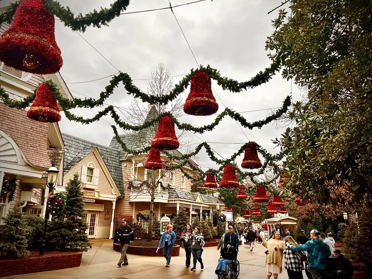 dollywood at christmas