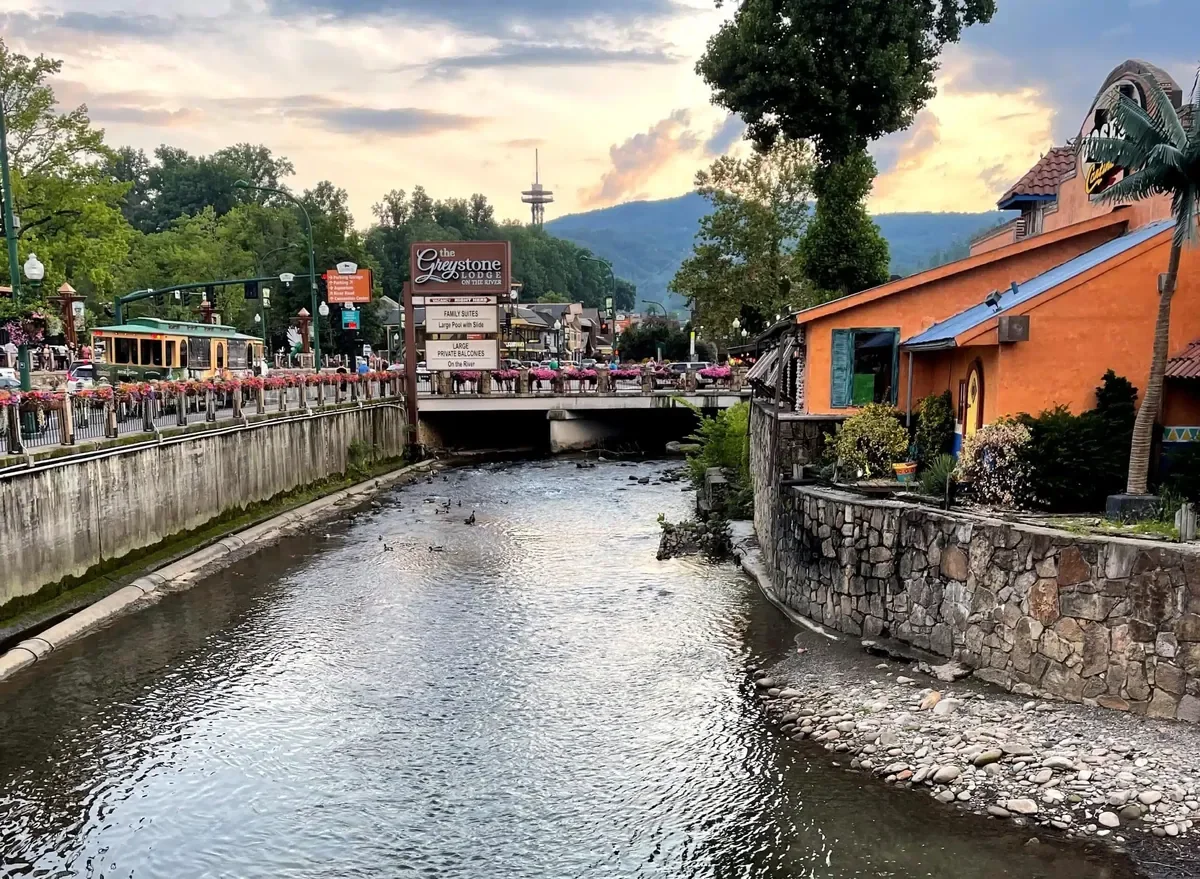east end of gatlinburg