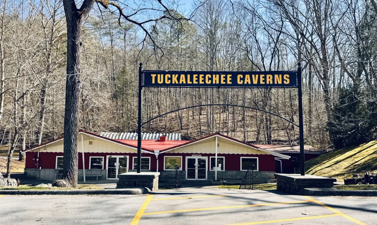 front entrance to Tuckaleechee Caverns