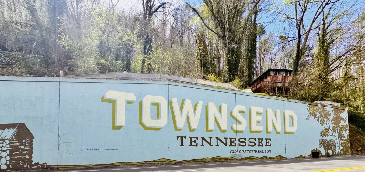 welcome sign to townsend