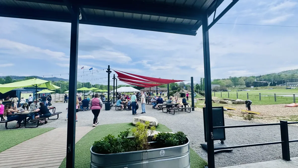 peaceful side social