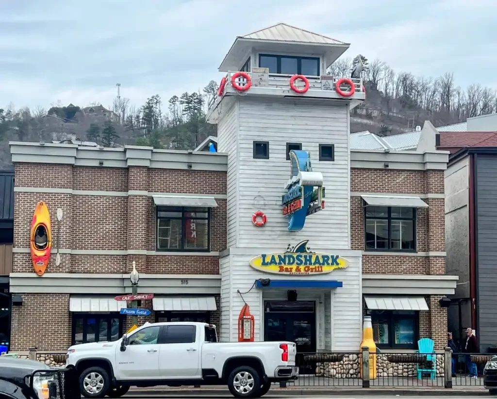 Margaritaville Resort Gatlinburg landshark bar and grill 