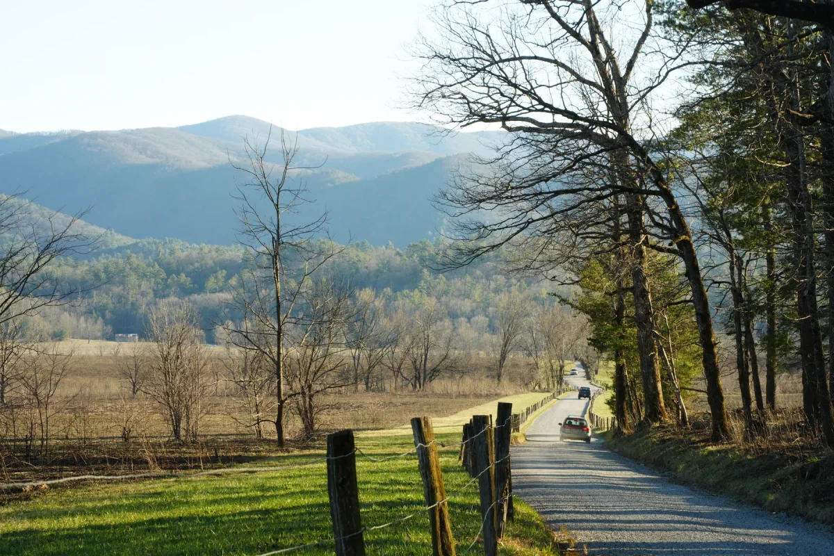 hyatt lane in cades cove