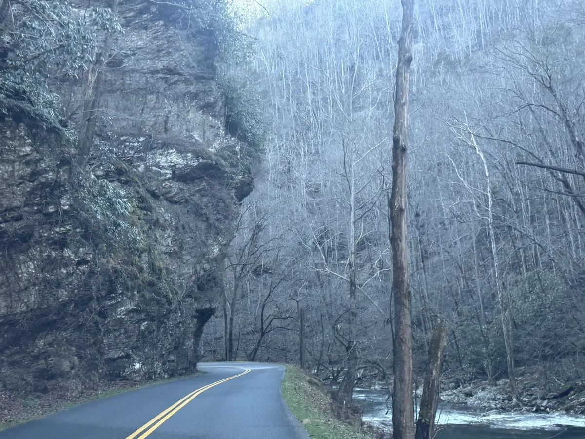 rocky overlook along little river d