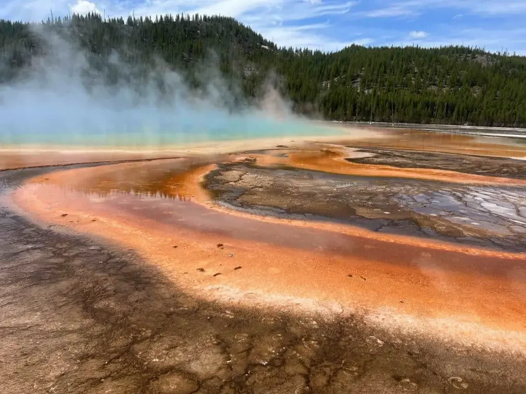 grand prismatic spring yellowstone