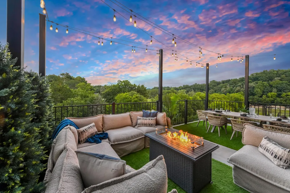 Outdoor seating area with fire pit