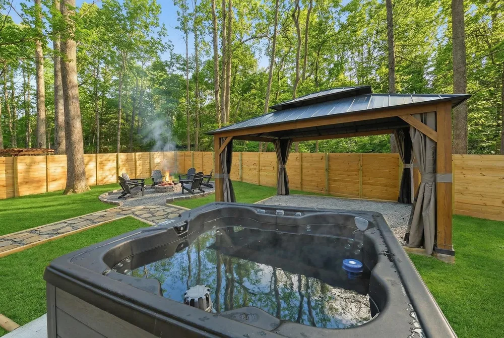 Hot tub and fire pit area