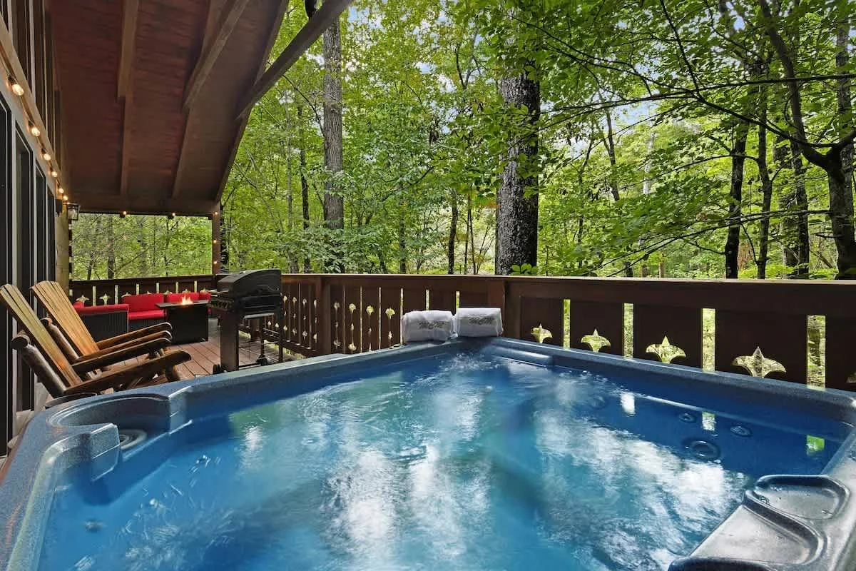 Smoky Mountain Cabin Near Gatlinburg | Hot Tub | Game Room | Sleeps 8