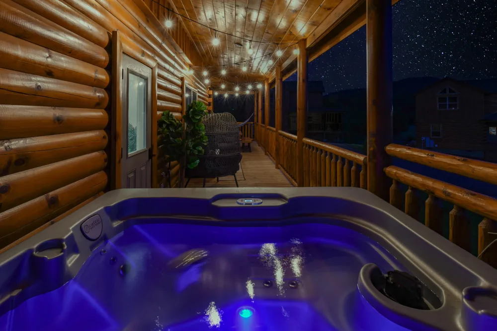 Hot tub on the cabin porch